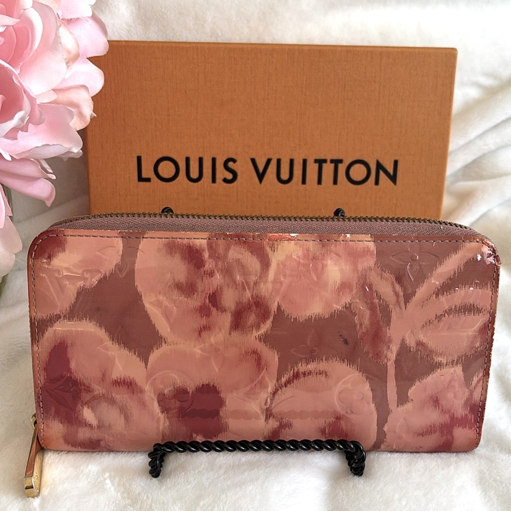 LOUIS VUITTON Pink Monogram Vernis Ikat Flower Zippy Continental